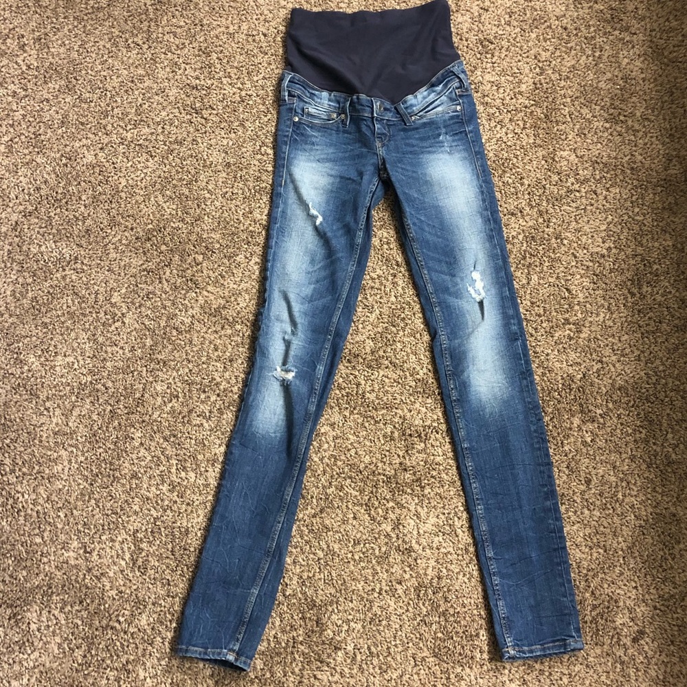 H&M distresses maternity jeans